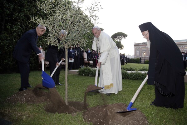 A deleted condolence after pope’s death revealed tension between Israel and the Vatican A deleted condolence after pope’s death revealed tension between Israel and the Vatican
